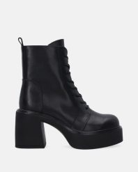 CZARNE BOTKI NA PLATFORMIE 53C0529 BLACK. Czarne botki Venezia, bez wzorów, ze skóry, bez obcasa, na platformie, bez zapięcia. Za 439.00 zł.