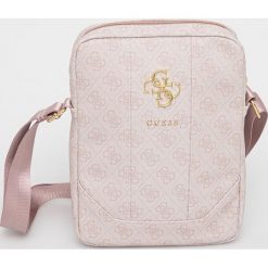 Guess saszetka Torba 10 kolor różowy. Czerwone nerki i saszetki Guess, z aplikacjami, bez dodatków. Za 289.99 zł.