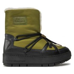 Śniegowce Tommy Hilfiger. Zielone śniegowce Tommy Hilfiger, bez wzorów, bez zapięcia. Za 869.99 zł.