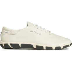 Buty TBS JAZARU. Białe buty treningowe TBS, bez wzorów, z kauczuku, bez zapięcia. Za 430.00 zł.