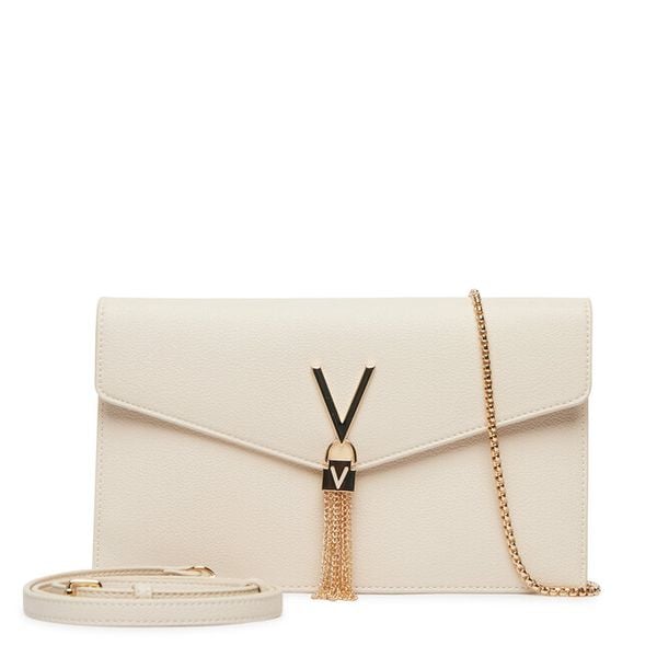 Torebka Valentino. Białe kopertówki Valentino, bez wzorów, wizytowe, bez dodatków. Za 439.99 zł.