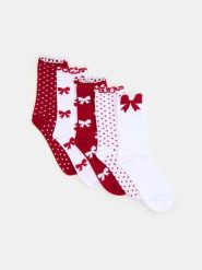Skarpetki z motywem świątecznym 4 pack - czerwony. Czerwone skarpetki Sinsay, bez wzorów. Za 19.99 zł.
