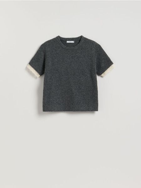 Sweter z krótkim rękawem - szary. Szare swetry Reserved, l, bez wzorów, z dzianiny, bez ramiączek. Za 119.99 zł.