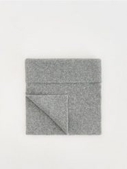 Komin z wysokim golfem - szary. Szare szaliki i kominy Reserved, bez wzorów, z dzianiny. W wyprzedaży za 39.99 zł.