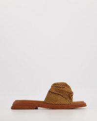 BRĄZOWE KLAPKI 231836 TABA. Brązowe klapki Venezia, bez wzorów, bez obcasa, bez zapięcia. Za 129.00 zł.
