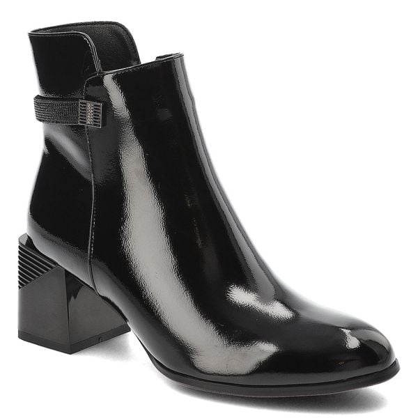 Czarne Botki S.Barski Eleganckie Obuwie Damskie. Czarne botki S.BARSKI, bez wzorów, ze skóry ekologicznej, eleganckie, bez obcasa, na obcasie, bez zapięcia. Za 239.00 zł.