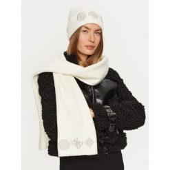 Czapka Guess. Białe czapki zimowe Guess, z aplikacjami. Za 199.99 zł.