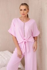 Komplet bluzki ze spodniami jasny różowy. Czerwone bluzki KESI, l, bez wzorów, z dresówki, biznesowe, bez kołnierzyka, plus size, bez ramiączek. Za 229.98 zł.