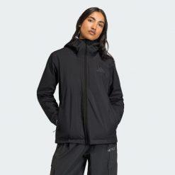 Kurtka przeciwdeszczowa Terrex Multi 2.5 Layer CLIMAPROOF. Czarne kurtki adidas, bez wzorów, casualowe, bez kaptura. Za 699.00 zł.