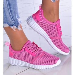 Pantofelek24 Jasno różowe sznurowane buty sportowe 11777 /E4-3 21-217 T194/ 39. Czerwone buty sportowe lifestyle Pantofelek24, bez wzorów, bez zapięcia. Za 39.90 zł.