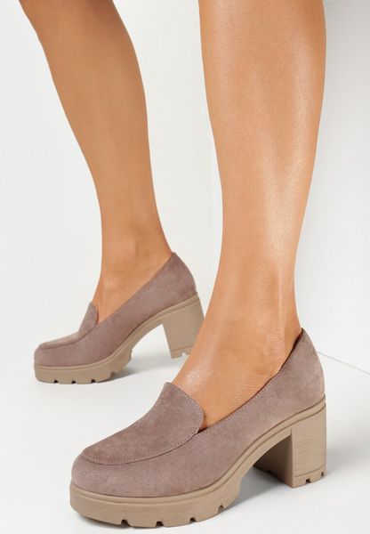 Ciemnobeżowe Półbuty na Obcasie i Platformie z Bieżnikiem i Skórzaną Wkładką Hyana. Brązowe półbuty wsuwane Born2be, bez wzorów, bez obcasa, na obcasie. Za 89.99 zł.