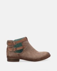 ZAMSZOWE BOTKI Z KLAMRAMI D769 SUE-R TAUPE. Botki Venezia, bez wzorów, ze skóry, bez obcasa, bez zapięcia. Za 649.00 zł.