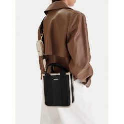 Torebka MEXX. Czarne torebki klasyczne Mexx, bez wzorów, klasyczne, bez dodatków. Za 249.99 zł.