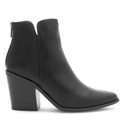 Botki JENNY. Czarne botki Jenny, bez wzorów, bez obcasa, na słupku, bez zapięcia. Za 95.99 zł.