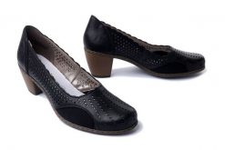 RIEKER 40952-00 black, czółenka damskie. Czarne czółenka Rieker, bez wzorów, bez obcasa, na obcasie, bez zapięcia. Za 319.90 zł.