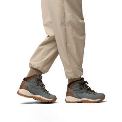 Trekkingi Columbia. Zielone buty trekkingowe Columbia, bez zapięcia. Za 529.99 zł.