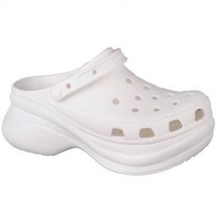 Buty do chodzenia damskie Crocs W Classic Bae Clog. Białe buty treningowe Crocs, na lato, bez wzorów, z materiału, bez zapięcia, trekkingowe. Za 269.00 zł.