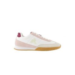 Kapcie LE COQ SPORTIF VELOCE I Biały. Fioletowe kapcie Le Coq Sportif, bez wzorów, ze skóry. Za 239.99 zł.