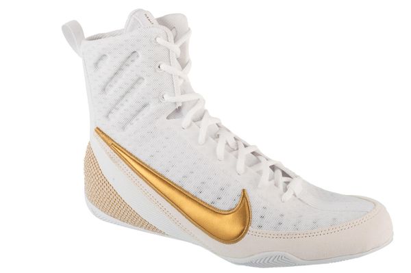 Buty bokserskie , Machomai 3. Białe buty treningowe Nike, bez wzorów, z materiału, bez zapięcia. Za 499.99 zł.