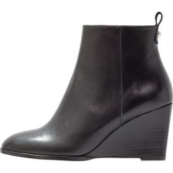 Zign Ankle boot black. Niebieskie botki marki comma casual identity, z materiału, casualowe. Za 419.00 zł.