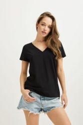 T-SHIRT KLARA CZARNY M - Flawless. Czarne t-shirty Flawless, m, bez wzorów, z bawełny, klasyczne, bez kołnierzyka, bez ramiączek. Za 189.00 zł.