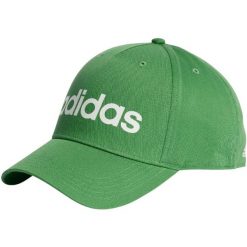 Czapka z daszkiem adidas Daily Cap. Białe czapki z daszkiem adidas, bez wzorów, sportowe. Za 61.00 zł.