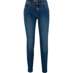 Dżinsy ze stretchem z klasycznego denimu, fason typu marchewki bonprix niebieski denim. Niebieskie jeansy bonprix, bez wzorów, z denimu, klasyczne. Za 89.99 zł.