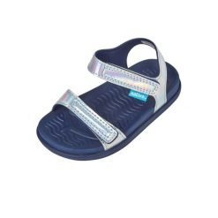 Sandały NATIVE CHARLEY HOLOGRAM YOUTH. Niebieskie sandały Native Shoes, bez wzorów, bez obcasa, bez zapięcia. Za 99.99 zł.