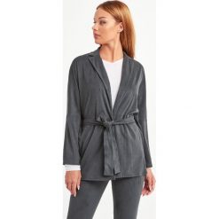 Płaszcz Beato MAX MARA LEISURE. Szare płaszcze Max Mara Leisure, m, bez wzorów, z zamszu, eleganckie, bez kaptura. W wyprzedaży za 424.50 zł.