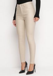 Beżowe Spodnie Skinny z Imitacji Skóry Daciss. Brązowe jeansy Born2be, l, bez wzorów, z jeansu. W wyprzedaży za 76.49 zł.