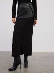 BGN Spódnica w kolorze czarnym rozmiar: 40. Czarne spódnice BGN, na co dzień, bez wzorów, maxi, proste. Za 144.24 zł.