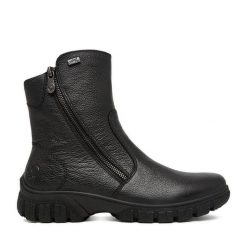 Botki Rieker. Czarne botki Rieker, bez wzorów, bez obcasa, na płaskiej podeszwie, bez zapięcia. Za 449.99 zł.