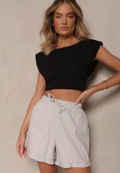 Szare Szorty z Bawełny z Gumką w Talii Sarilora. Szare szorty Renee, bez wzorów, z bawełny, eleganckie. W wyprzedaży za 39.99 zł.