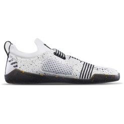 Buty treningowe TYR DZ-1 DropZero Barefoot na rzepy. Białe buty trekkingowe TYR, bez wzorów, bez zapięcia. Za 799.99 zł.