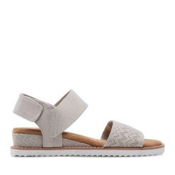 Sandały Skechers. Brązowe sandały Skechers, bez wzorów, bez obcasa, na płaskiej podeszwie, bez zapięcia. Za 199.99 zł.