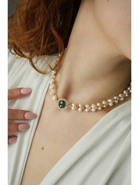 Pierres delicates Pozłacany naszyjnik z perłami - dł. 50 cm rozmiar: onesize. Niebieskie naszyjniki Pierres delicates, z materiału, z cyrkonią, pozłacane. Za 108.99 zł.