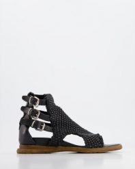 SKÓRZANE SANDAŁY VT03-5 V2 L BLAC. Sandały Venezia, bez wzorów, ze skóry, bez obcasa, bez zapięcia. Za 299.00 zł.
