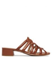 Caprice Klapki 9-27205-46 Brązowy. Brązowe klapki Caprice, bez wzorów, ze skóry, bez obcasa, bez zapięcia. Za 206.99 zł.