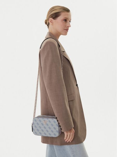 Guess Torebka Noelle II HWBG96 72140 Niebieski. Niebieskie kopertówki Guess, z aplikacjami, ze skóry, wizytowe, bez dodatków. Za 303.99 zł.