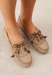 Jasnobeżowe Mokasyny VICES z Wkładką ze Skóry Naturalnej i Ozdobnymi Koralikami Neni. Brązowe mokasyny Born2be, bez wzorów, z jeansu. Za 99.99 zł.