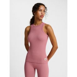 Damski bezszwowy tank top Hummel Pulse. Fioletowe topy Hummel, bez wzorów, z materiału, sportowe, bez kołnierzyka, bez ramiączek. Za 163.50 zł.