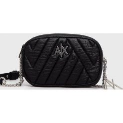 Armani Exchange torebka kolor czarny. Czarne listonoszki Armani Exchange, bez wzorów, na ramię, pikowane, bez dodatków. Za 449.99 zł.