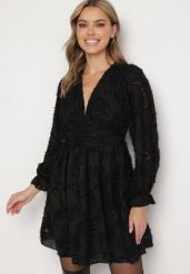 Czarna Rozkloszowana Sukienka Koronkowa z Gumką w Pasie Semittes. Czarne sukienki Born2be, na randkę, l, z aplikacjami, z koronki, eleganckie, bez kołnierzyka, bez ramiączek, mini, rozkloszowane. W wyprzedaży za 144.49 zł.