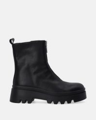 CZARNE WORKERY Z SUWAKIEM S010LEBLOBB007. Czarne botki Venezia, bez wzorów, ze skóry, bez obcasa, bez zapięcia. Za 339.00 zł.