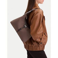 Torebka MEXX. Brązowe torebki klasyczne Mexx, bez wzorów, klasyczne, bez dodatków. Za 199.99 zł.