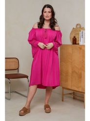Curvy Lady Sukienka w kolorze różowym rozmiar: 40/42. Różowe sukienki Curvy Lady, bez wzorów, z koronki, klasyczne, bez kołnierzyka, bez ramiączek, midi. Za 79.77 zł.
