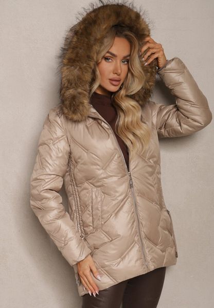 Beżowa Kurtka z Pikowanymi Przeszyciami i Kapturem Zdobionym Odpinanym Futerkiem Sagida. Brązowe kurtki Renee, l, z aplikacjami, z jeansu, eleganckie. Za 174.99 zł.