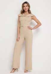 Beżowy Kombinezon z Wywijanym Dekoltem w Łódkę i Paskiem z Klamrą Galithiela. Brązowe sukienki Born2be, na co dzień, l, z aplikacjami, eleganckie, bez kołnierzyka, bez ramiączek. Za 119.99 zł.