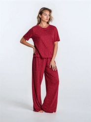 Piżama dwuczęściowa z domieszką wiskozy - bordowy. Czerwone piżamy Sinsay, l, bez wzorów, z wiskozy, bez kołnierzyka, bez ramiączek. Za 59.99 zł.