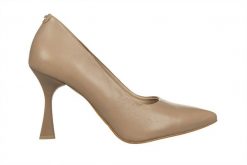 Czółenka Bayla-159 5054 022-P C Beż Lico 159198, Skóra naturalna - 37. Brązowe czółenka Bayla, bez wzorów, ze skóry, biznesowe, bez obcasa, na obcasie, bez zapięcia. W wyprzedaży za 269.10 zł.